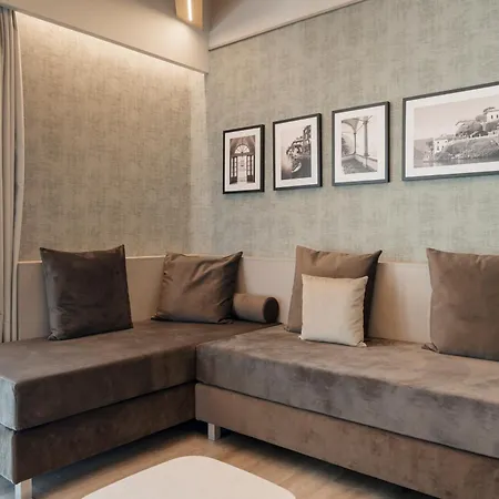 Lodge Dorato Marina - Lakefront Colico