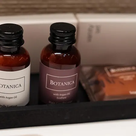 Lodge Dorato Marina - Lakefront *