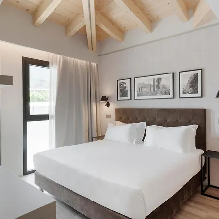 Hotel Dorato Marina - Lakefront