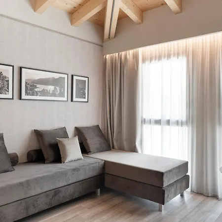 Dorato Marina - Lakefront