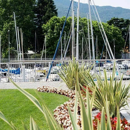 Dorato Marina - Lakefront Hotel Colico