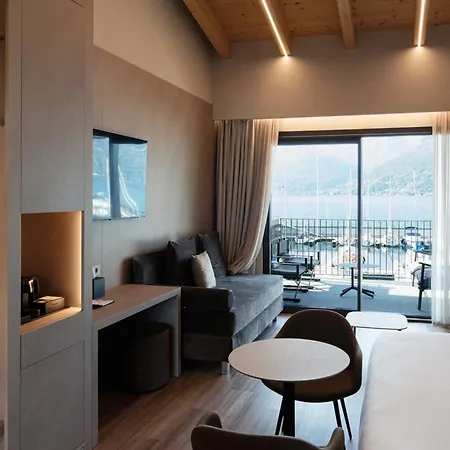 Dorato Marina - Lakefront Hotel *