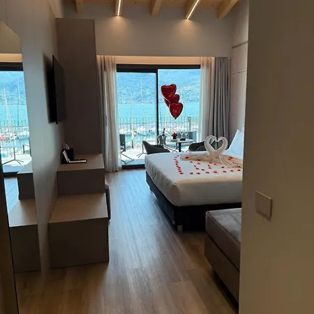 Dorato Marina - Lakefront Hotel