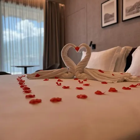 Dorato Marina - Lakefront Colico