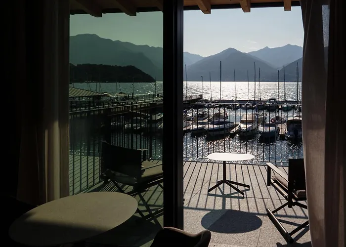 Hotel Dorato Marina - Lakefront *