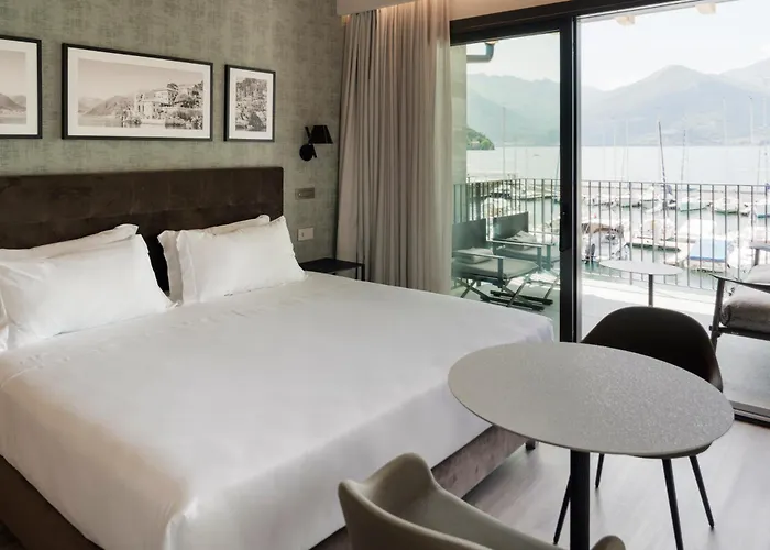 Dorato Marina - Lakefront Hotel Colico