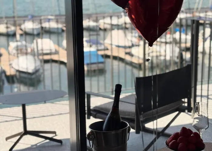 Dorato Marina - Lakefront Hotel *