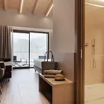 Dorato Marina - Lakefront Hotel