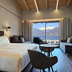 Hotel Dorato Marina - Lakefront Colico