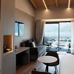 Dorato Marina - Lakefront Hotel *