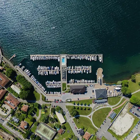 Dorato Marina - Lakefront Деревянный коттедж
