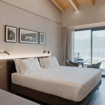 Lodge Dorato Marina - Lakefront