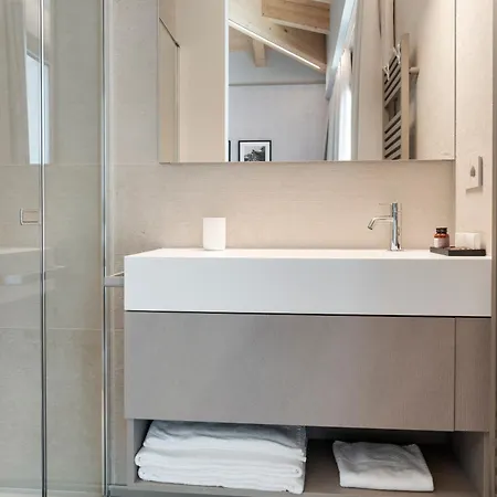 Dorato Marina - Lakefront Lodge