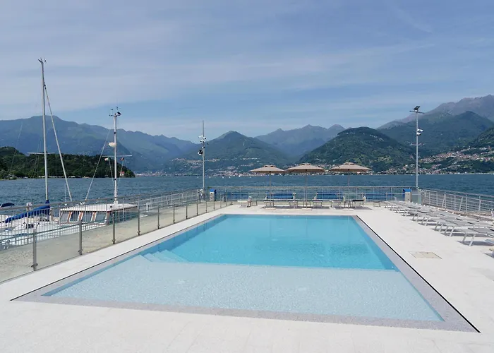 Dorato Marina - Lakefront Hotell Colico
