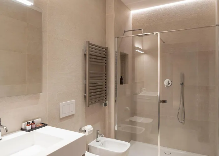 Dorato Marina - Lakefront Hotell