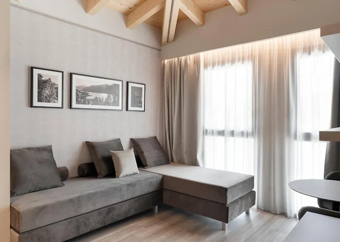 Dorato Marina - Lakefront