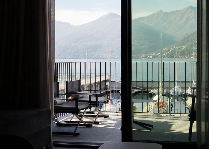 Dorato Marina - Lakefront Hotell Colico
