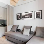 Dorato Marina - Lakefront Hotel Colico