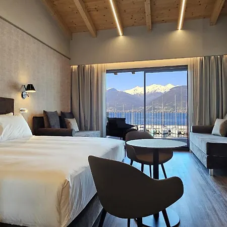 Dorato Marina - Lakefront Chata