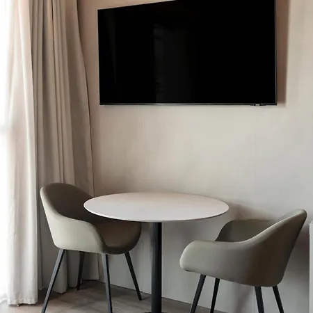 Dorato Marina - Lakefront Chata Colico